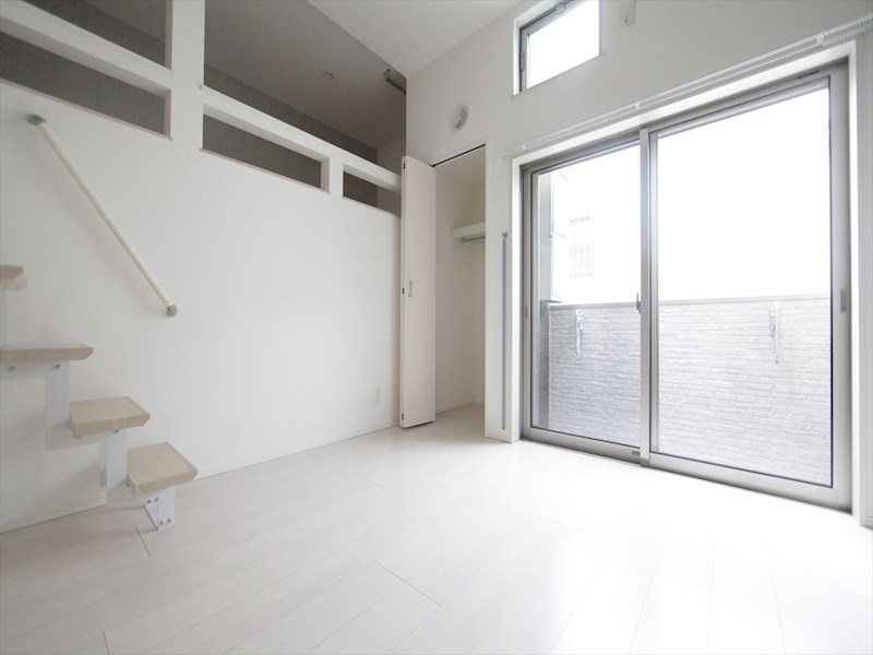 居室・リビング　洋室6.1帖　ロフト6.2帖（収納にも寝室にも使えます）