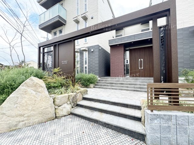 エントランス　清潔なエントランスです♪