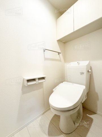 トイレ　嬉しい温水洗浄便座付きです★