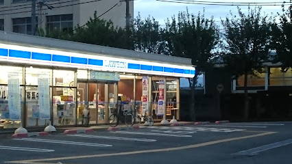 コンビニ　ローソン 長吉川辺一丁目店（コンビニ）まで819m