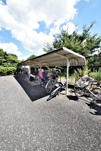 駐車場　☆屋根付き駐輪場☆