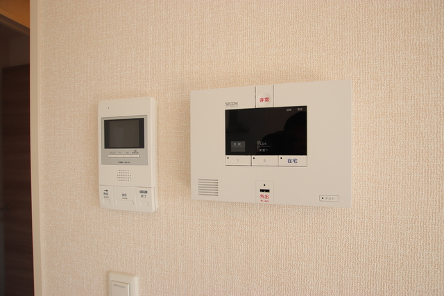 セキュリティ　来訪者を確認できるＴＶインターホン＆セコムセキュリティ