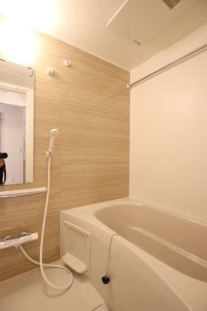 バス・シャワールーム　追い焚き付きバス