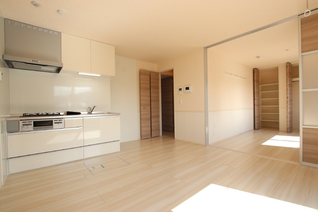 居室・リビング　ＬＤＫから洋室にかけて