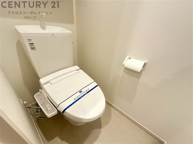 トイレ　温水洗浄便座機能付きのトイレです♪