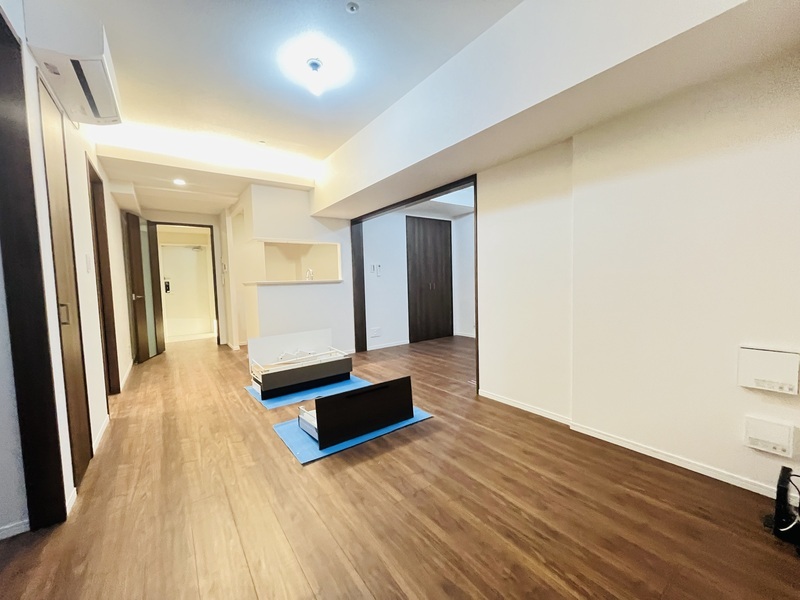 居室・リビング　こちらの居間で趣味の時間をお楽しみください