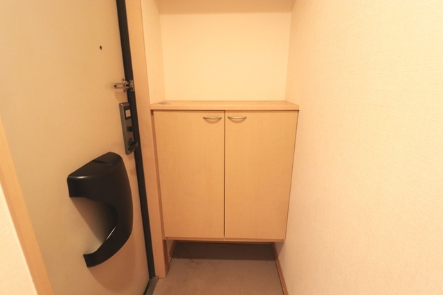 玄関　１０２　玄関