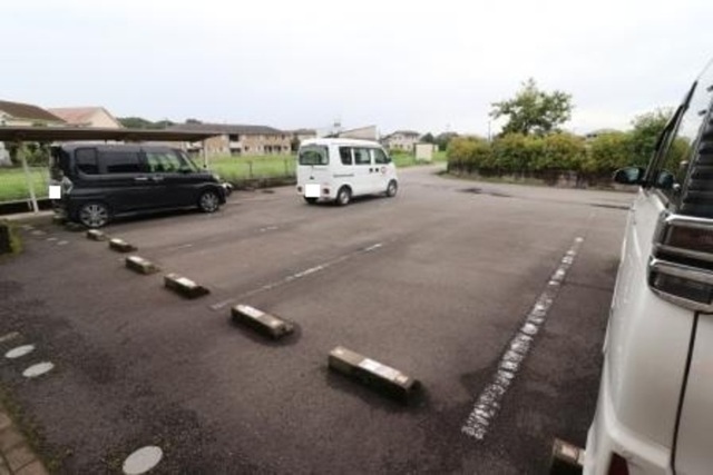 駐車場　駐車場