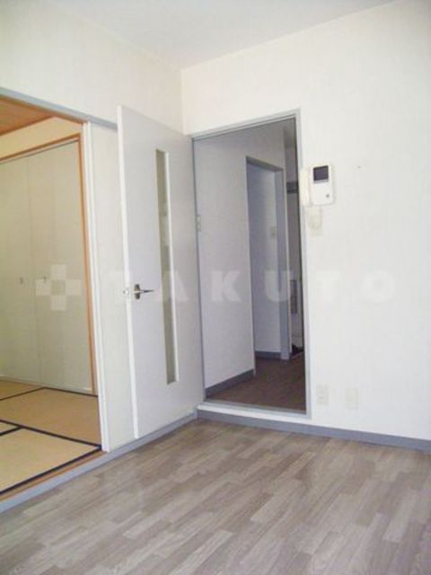 居室・リビング　写真は１０２号室