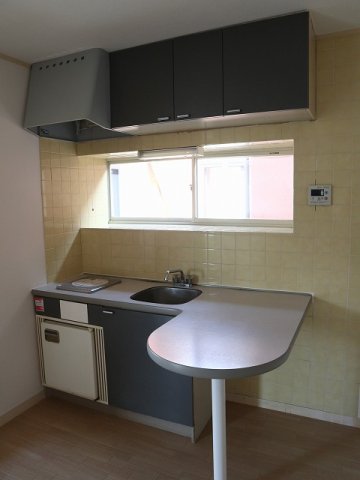 キッチン　カウンター付キッチンで便利です