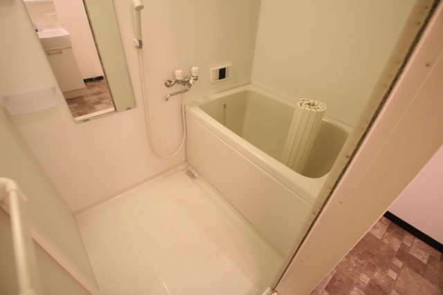 バス・シャワールーム　別室の参考写真です。※現況優先