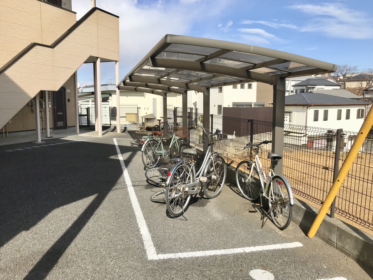 その他共有部分　●屋根付き駐輪スペースあります！