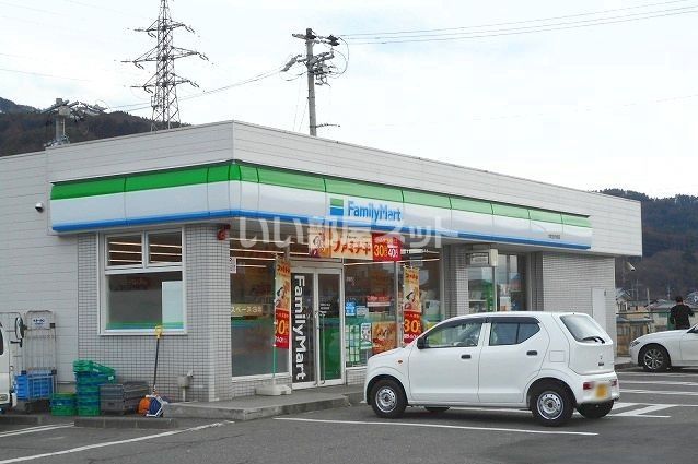 コンビニ　ファミリーマート 大町合庁前店（コンビニ）まで3915m