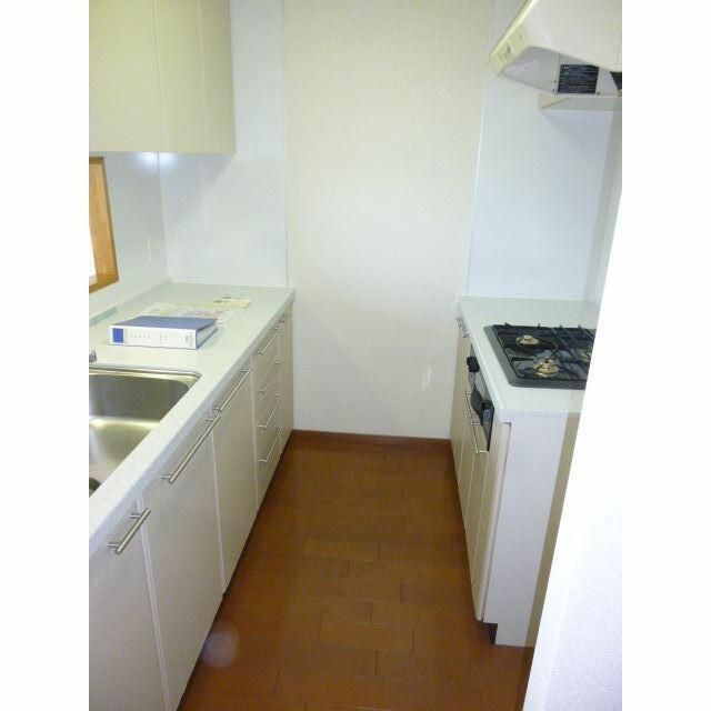 キッチン　コンパクトなキッチンで掃除もラクラク