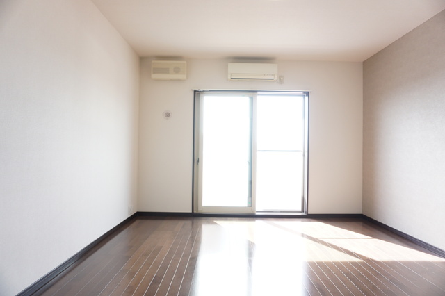 居室・リビング　洋室１０．２帖※同タイプ参考写真