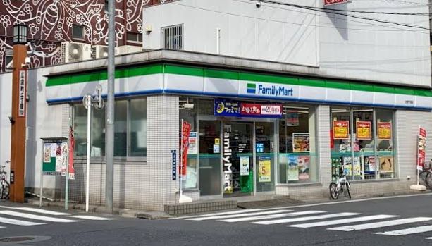 コンビニ　ファミリーマート台東千束店（コンビニ）まで215m