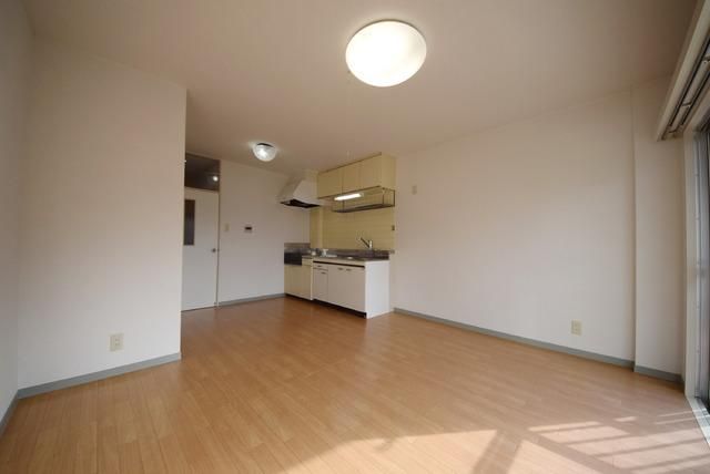 その他部屋・スペース　開放的な室内です♪