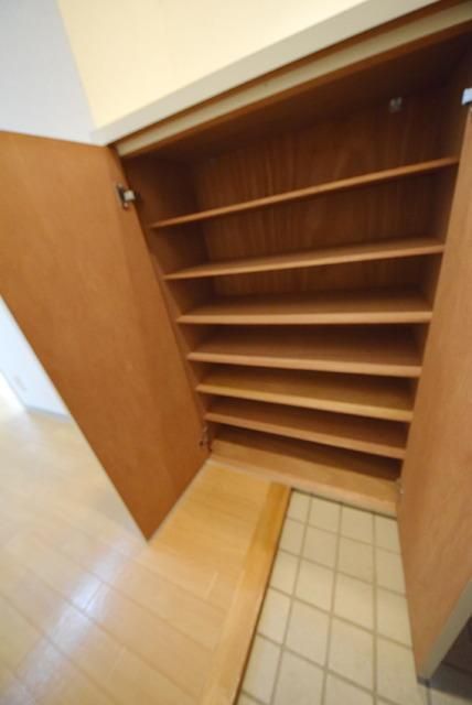 玄関　シューズボックスあります♪