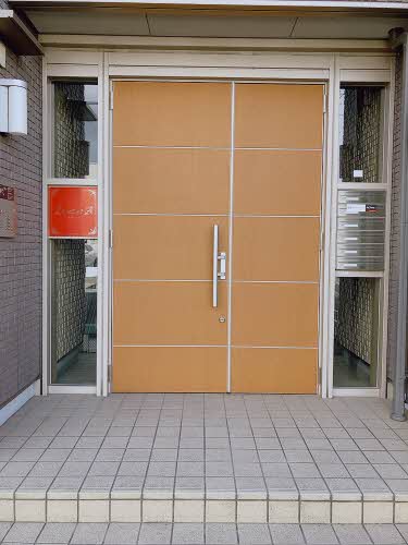 エントランス　※画像は類似物件です