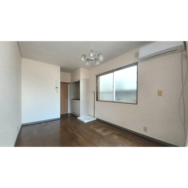 居室・リビング　エアコン付き(^^)/