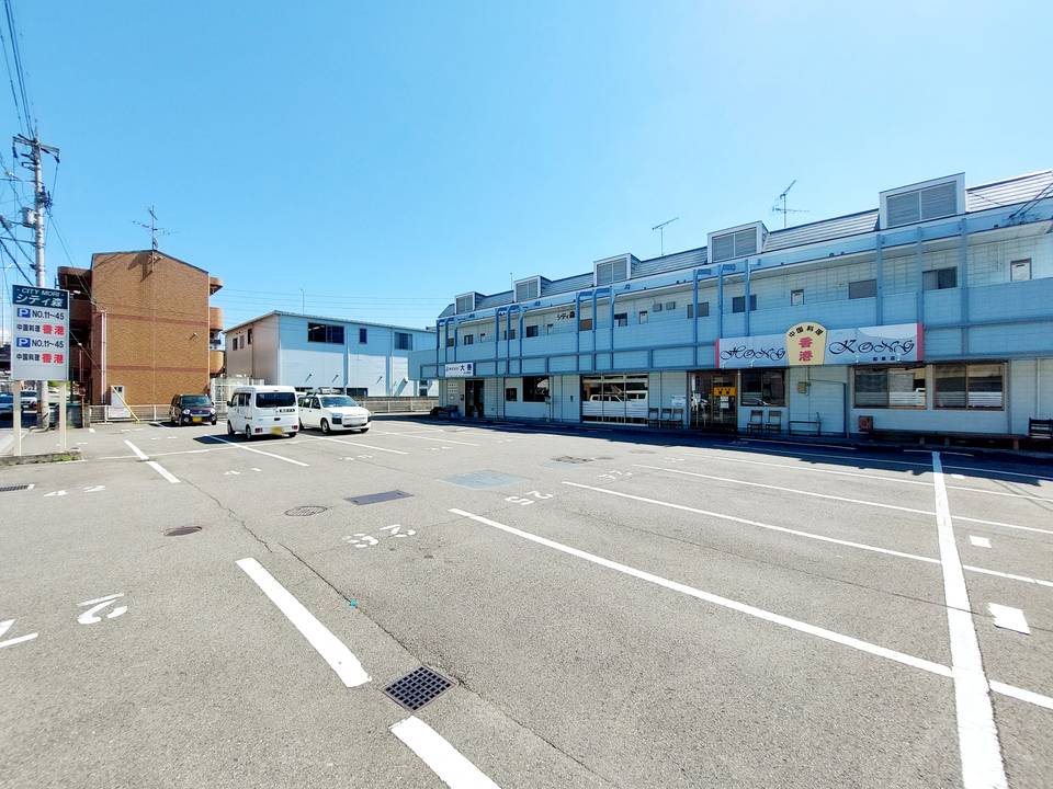 駐車場　駐車場