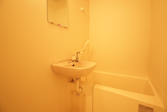 バス・シャワールーム　※別室の参考写真の為、現況優先です。