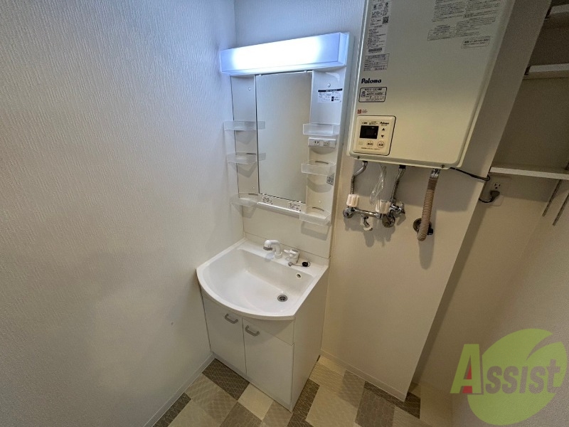 洗面設備　シャンプードレッサー。身支度はここでばっちり。