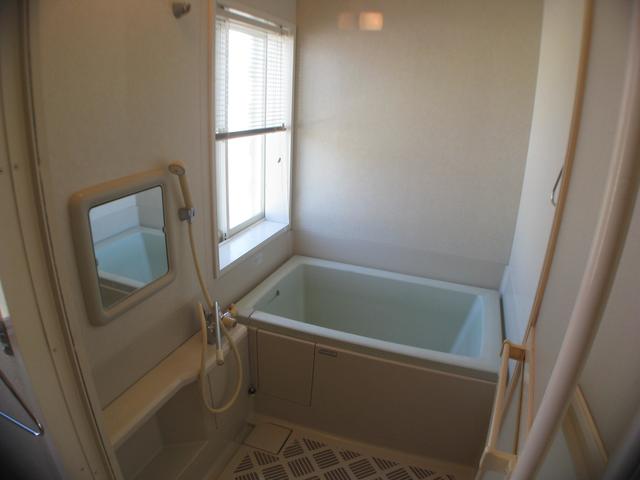 バス・シャワールーム　便利な追焚機能付きバスルーム