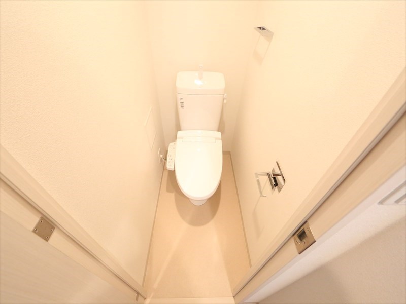 トイレ　温水洗浄暖房便座付トイレ