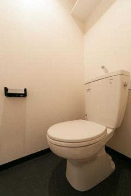 トイレ　※写真は同タイプ住戸です。