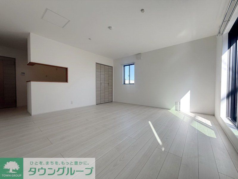 居室・リビング　駐車場