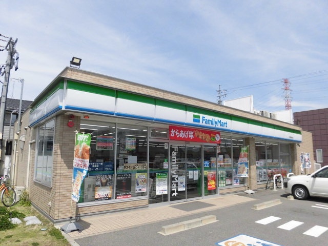 コンビニ　ファミリーマート大垣熊野町店（コンビニ）まで568m