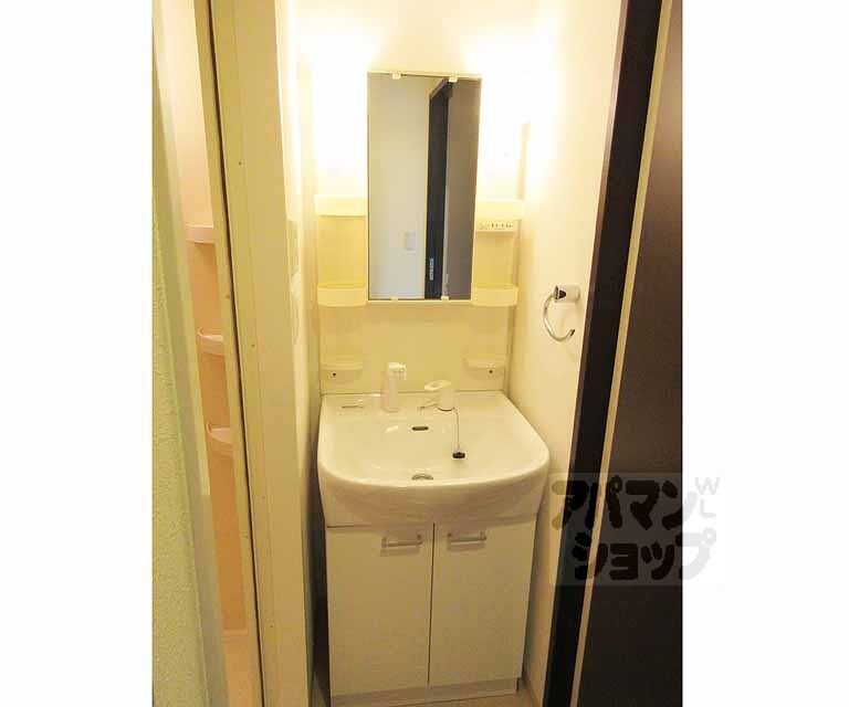 洗面設備　独立洗面台です。