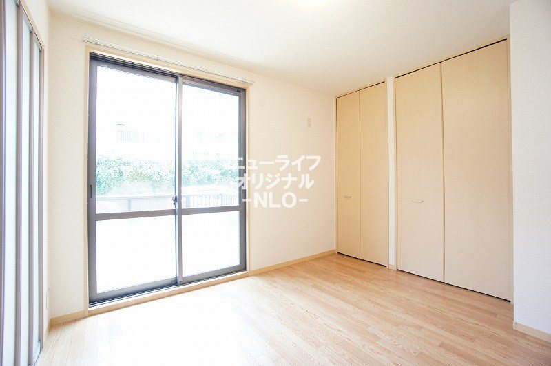 その他　洋室5.9帖　大容量の収納があり空間を広々と使うことができま