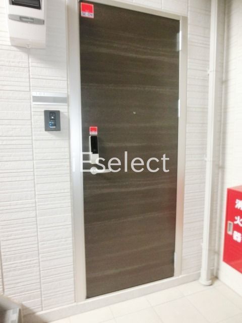 セキュリティ　突然の来客も安心のカメラ付きインターホン