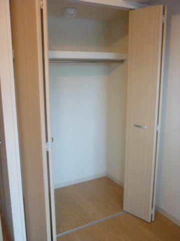 収納　「パイプハンガー付きのクローゼット」