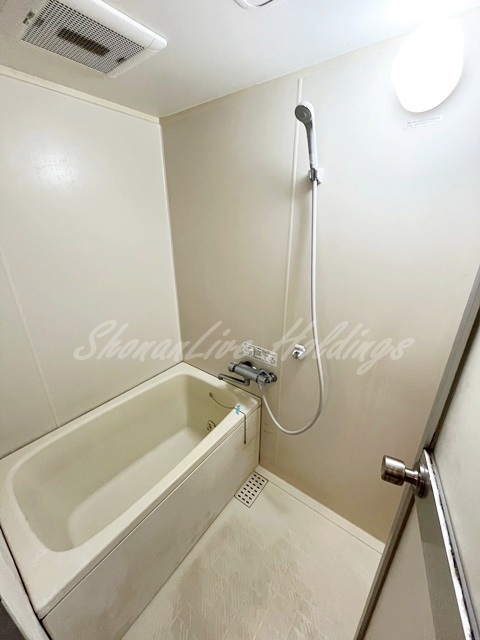 バス・シャワールーム　落ち着いた雰囲気のお風呂♪