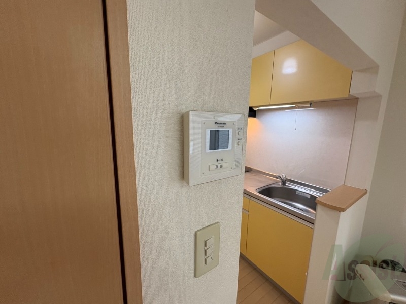 セキュリティ　ＴＶモニター付インターホンです。来客者の顔が見えるので安心！