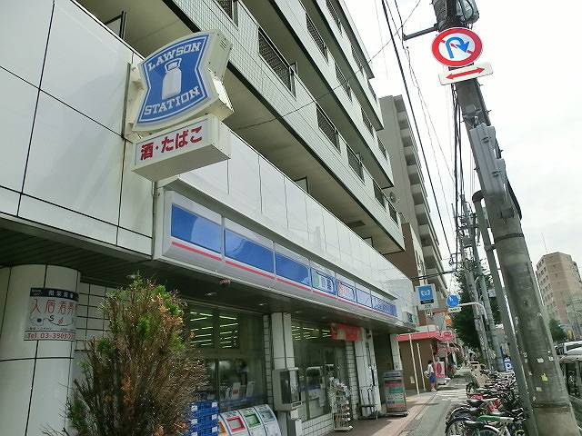コンビニ　ローソン 志茂三丁目店（コンビニ）まで261m