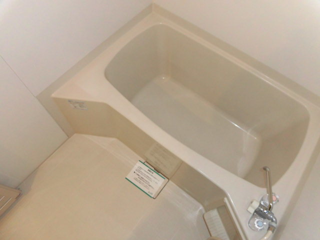 バス・シャワールーム　トイレバス別なのでゆっくり浸かって休んでくださいね