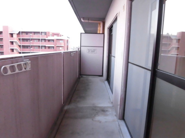 バルコニー　とても広いバルコニーです