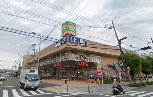 スーパー　ライフ 西淡路店（スーパー）まで843m