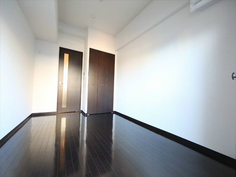 その他　洋室6.1帖　クローゼット付（収納充実してます）