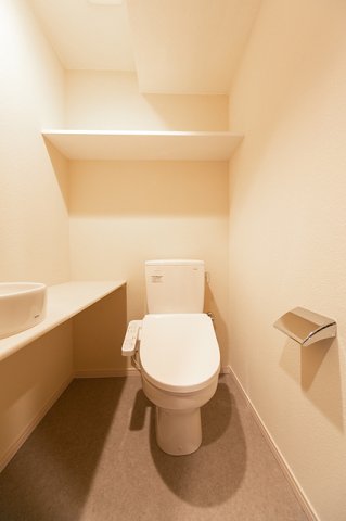 トイレ　※写真は同タイプ住戸です。