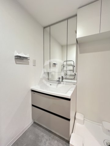 洗面設備　グランドファースト大阪福島　独立洗面台