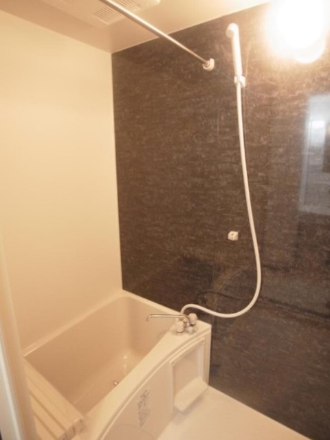 バス・シャワールーム　バスルーム