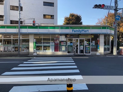 コンビニ　ファミリーマート目白南店（コンビニ）まで151m