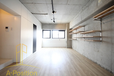 居室・リビング　SENSE UMEKITA