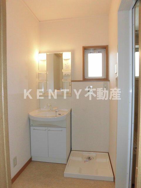 洗面設備　脱衣スペースもあります