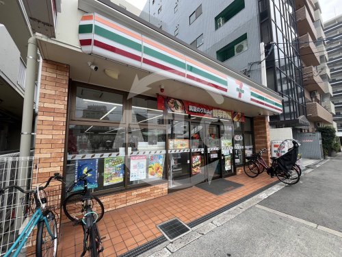 コンビニ　セブン-イレブン 大阪東淀川駅前店（コンビニ）まで300m